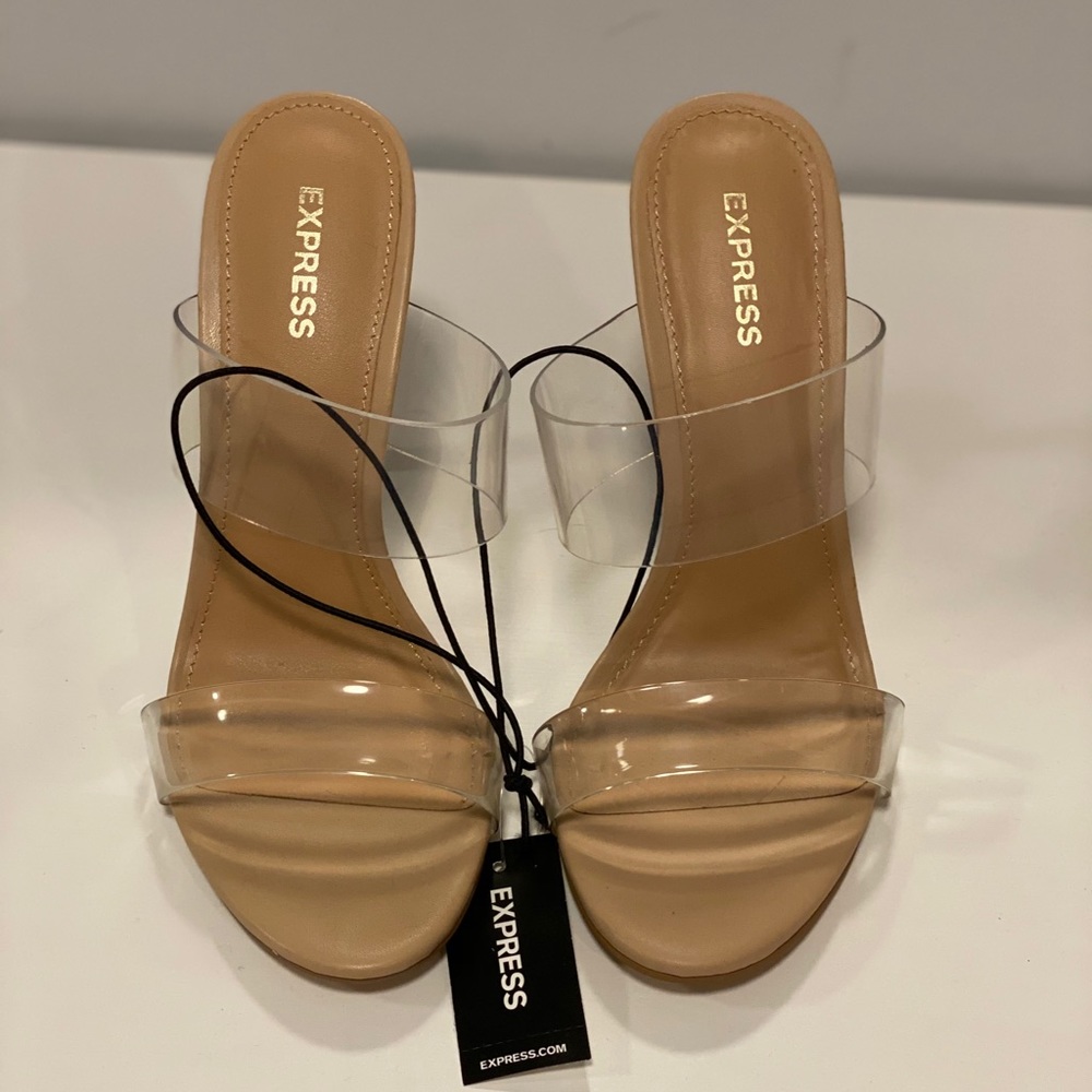 NWT EXPRESS HEELS SIZE 7